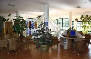 Las Palmeras I & Ii Hotel 3*